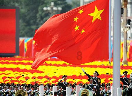 千万别眨眼!川剧变脸演员和观众“含蓄拉扯”,全程紧张又刺激